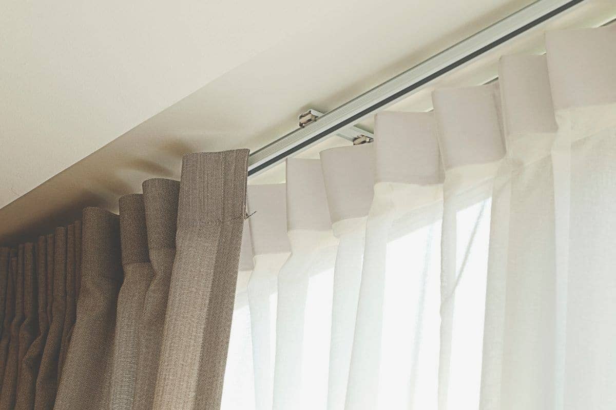 Lavado y desinfección de cortinas en surquillo
